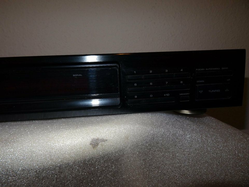 Kenwood Quartz Synthesizer AM-FM Stereo Tuner KT 1030L in Grevenbroich