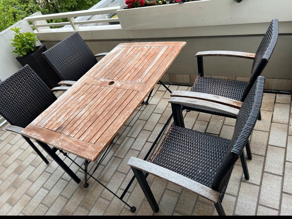 Gartentisch mit 4 Gartenstühle in München