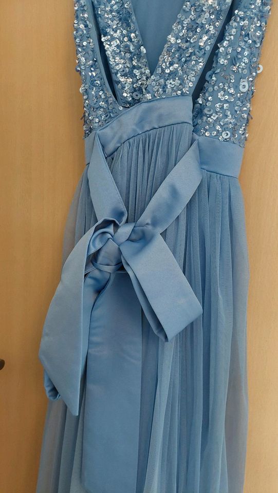 Blaues Abendkleid Pailletten in Grünkraut