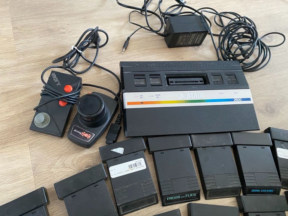 Atari 2600 Konsole mit 15 spiele in Berlin