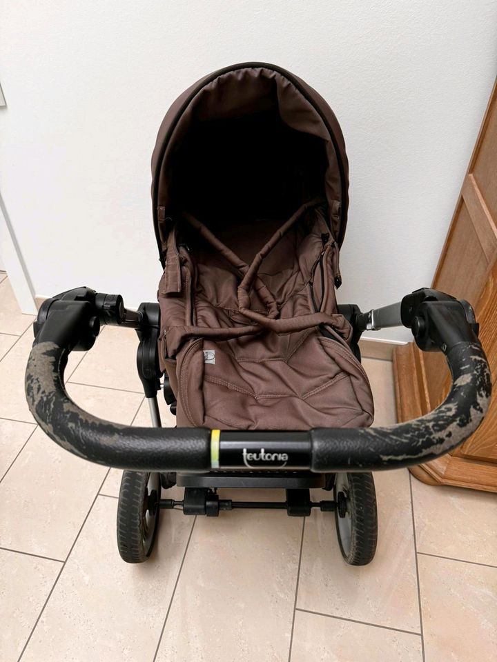 Teutonia Kinderwagen mit Babyschale, Buggy und Maxi Cosi Adapter in Osann-Monzel