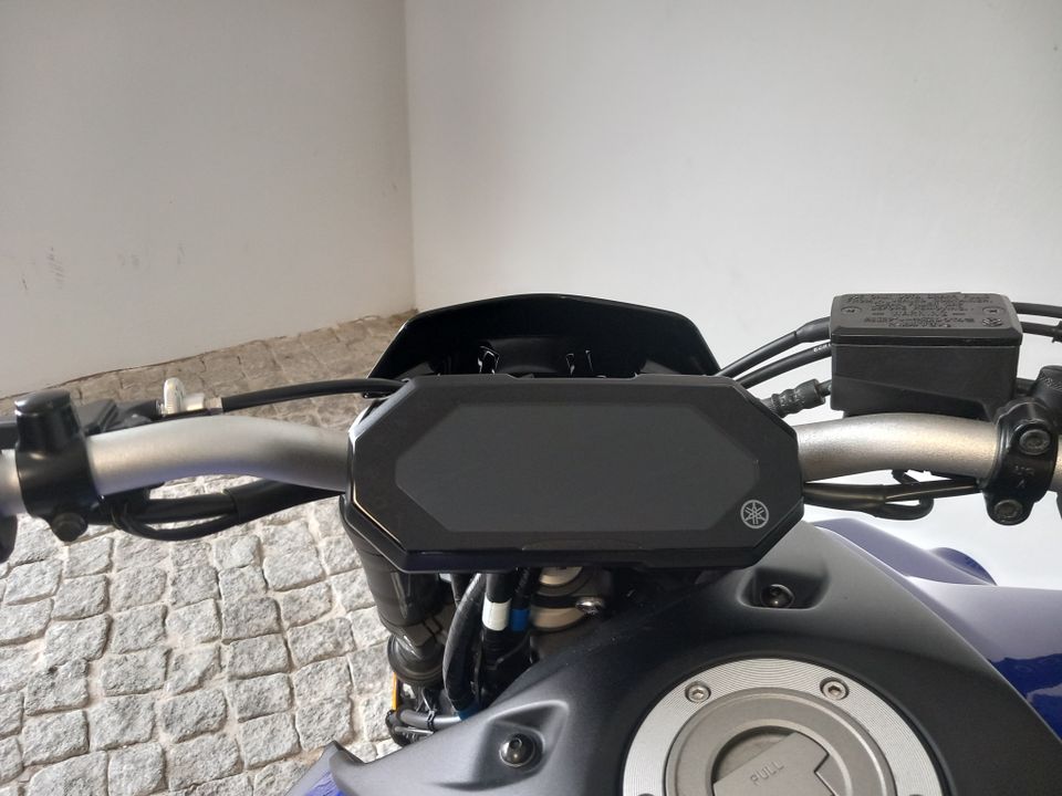 Yamaha MT07, Icon Blue, wenig Kilometer, Spiegel, kurzer KZH in Malchin