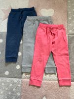 Set für 11€ 3 Jogginghosen Blau Grau Pink Gr.98 Next Sachsen - Markkleeberg Vorschau