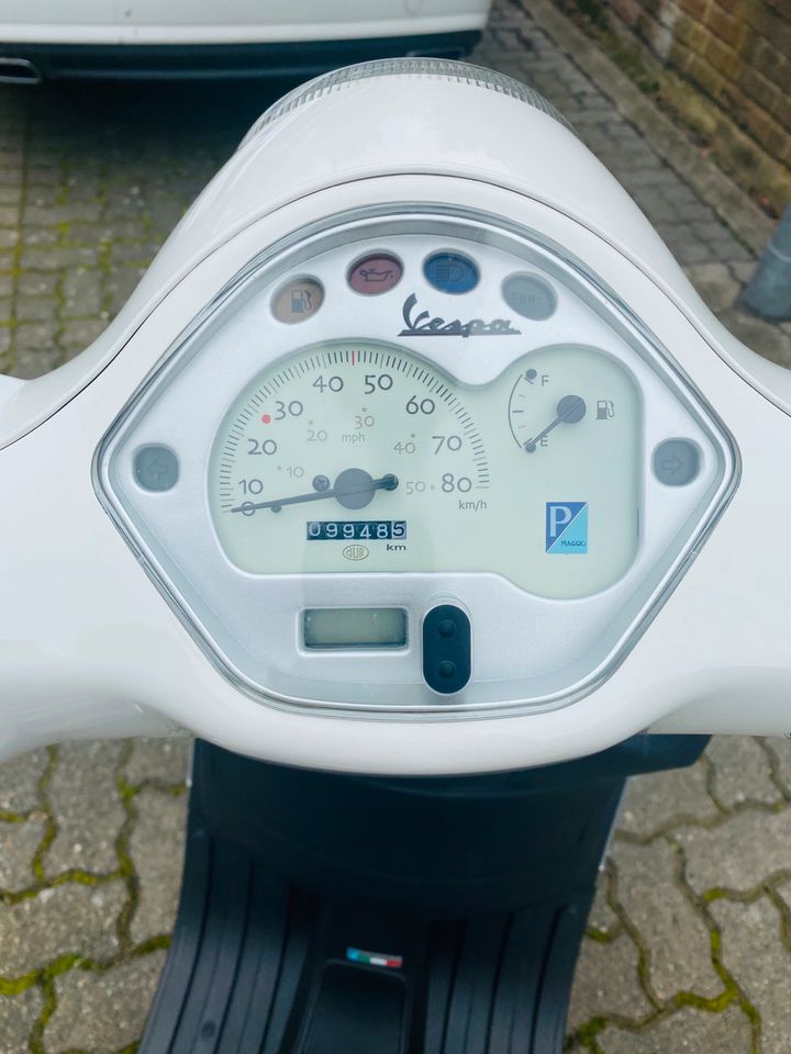 ❤️ Vespa LX 50 Piaggio 4 Takter weiß ❤️ inkl 3 Helme von Nexo in Erkelenz