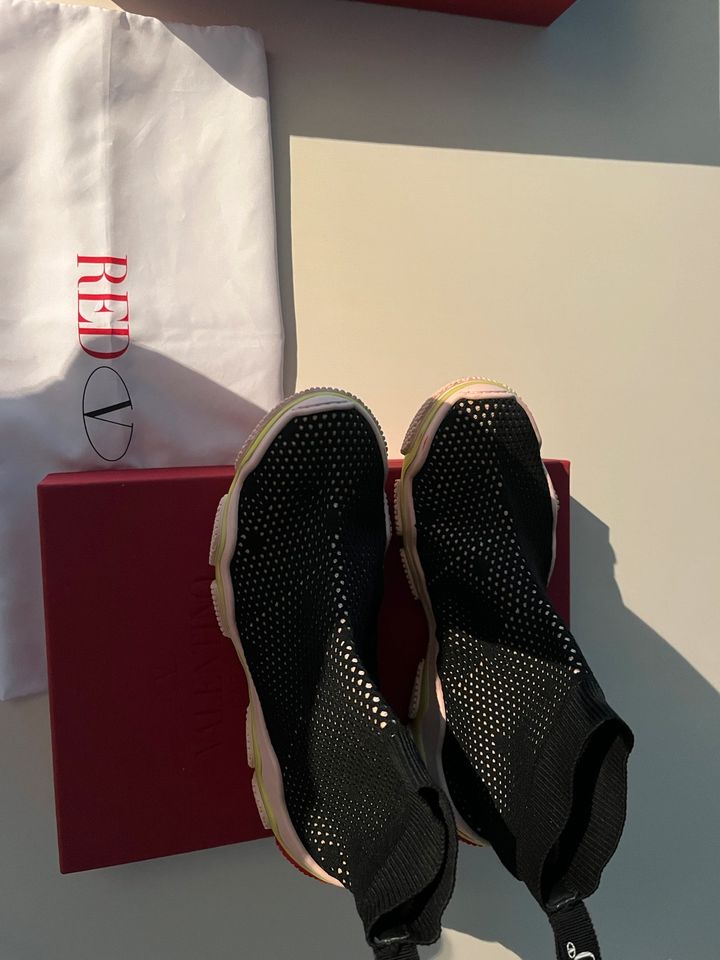 Original Red Valentino Sneakers in München