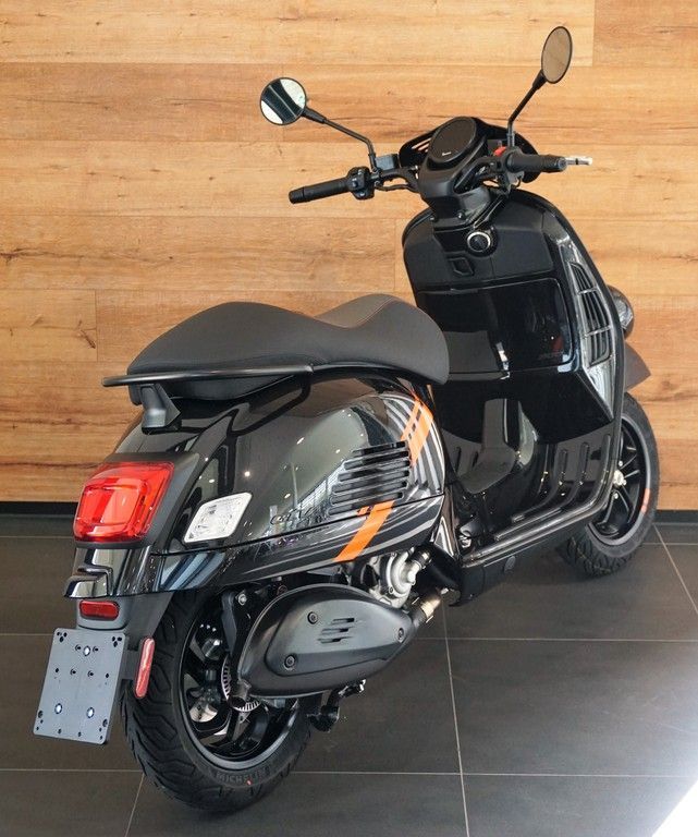 Vespa GTV 300 Sei Giorni / Sofort verfügbar ! in Winhöring