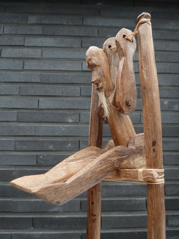 Handspiel Acrobat aus edlem Holz, Original-Handarbeit aus Ghana! in Geldern