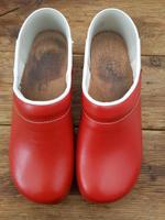 Neue Rote Handgefertigte Holz Clogs Holzschuhe Gr.39 Essen - Essen-West Vorschau