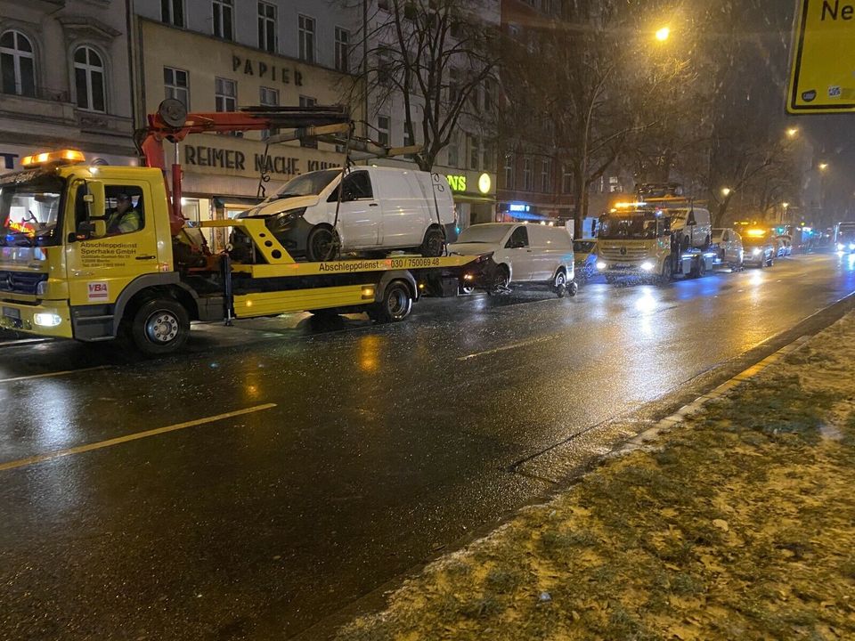 Abschleppdienst, Pannenhilfe, Transport, Bergung, Kran 24/7 in Berlin