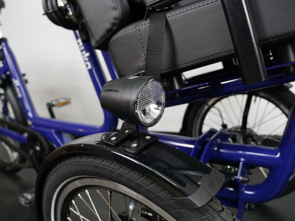 Rollstuhlfahrrad Huka Diaz Therapierad TOP ausgestattet! HB in Bremen