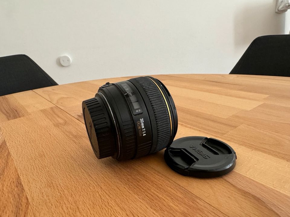 Sigma 30mm F1.4 EX DC HSM Lens for Canon DSLR in Berlin