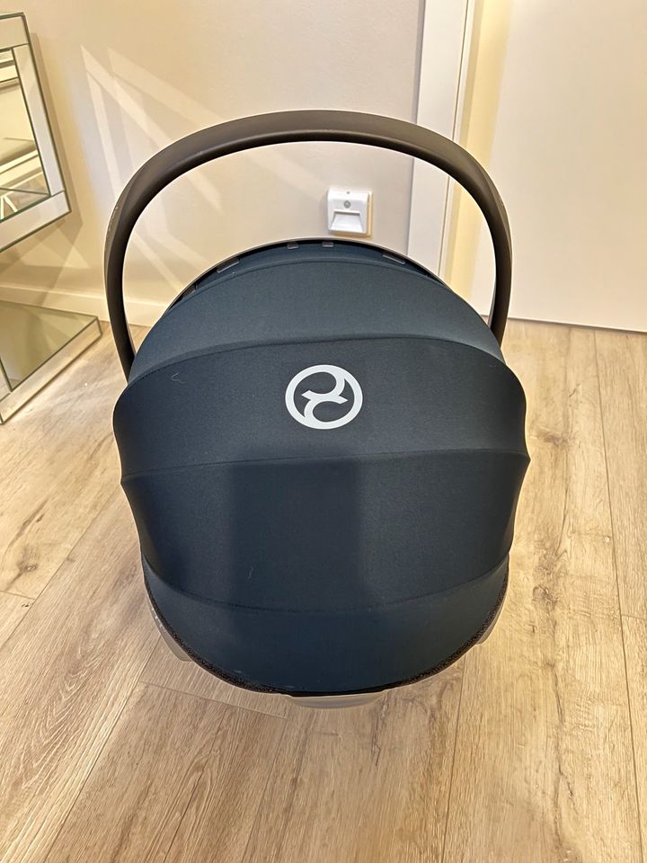 Cybex Platinum T i-Size -Dunkelblau in Berlin