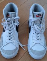 Nike Sneaker weiß, hoch, Leder, Größe 38,5 Nordrhein-Westfalen - Südlohn Vorschau