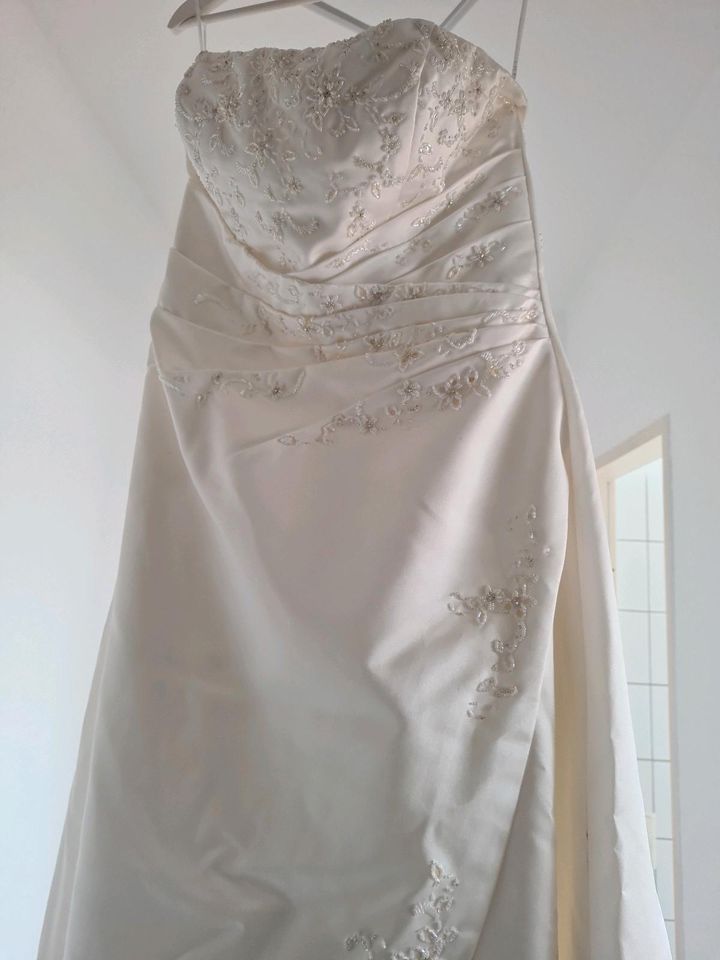 Lilly Brautkleid Gr. 42 44 46 Wedding Dress Box Hochzeitskleid in Teltow