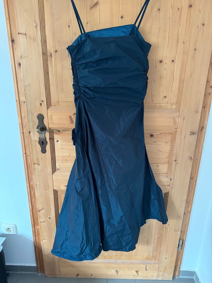 Asymetrisches Abendkleid Vera Mont Größe 36 in Fürstenfeldbruck