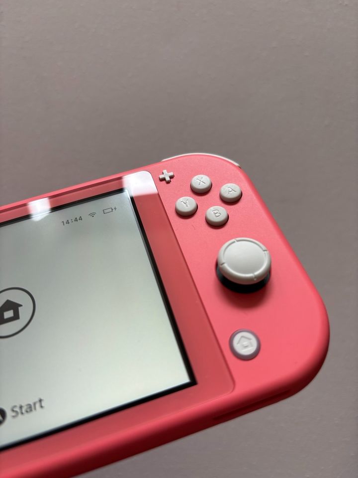 Nintendo Switch Lite Coral neuwertig in Kaiserslautern