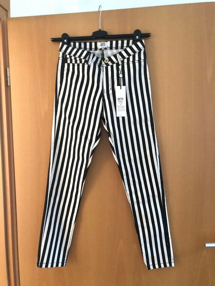 Vero Moda Hose Gr. 25 | NEU in Münchberg