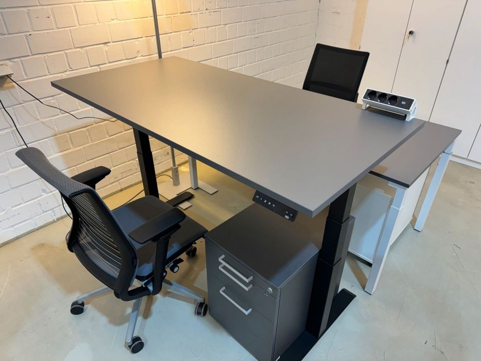 90x Elektrisch Sitz-Steh-Schreibtisch Büromöbel Bürotisch KK11071 in Rot am See