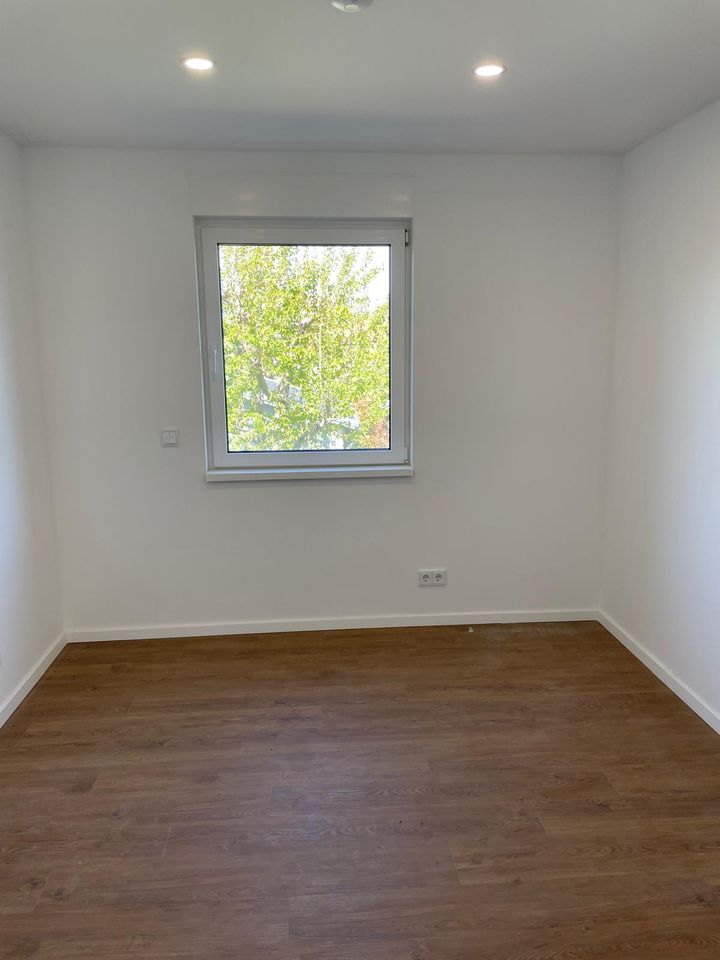 MIT 50 M² TERRASSE ZUM RELAXEN! TOP NEUBAU, 4-5 ZIM., ERSTBEZ. MIT FLAIR, FB HZG., 2xBAD, TG, ABST.. in Dresden