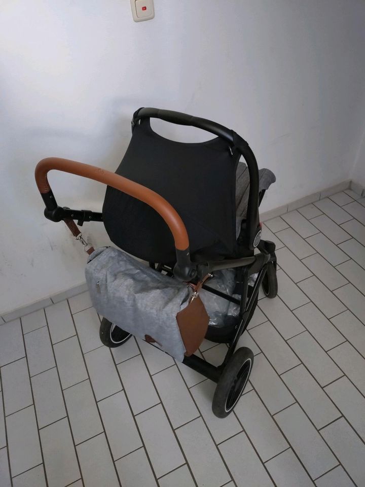 ABC Kinderwagen 3 in 1 mit Isofixstation + Zubehör in Neustrelitz