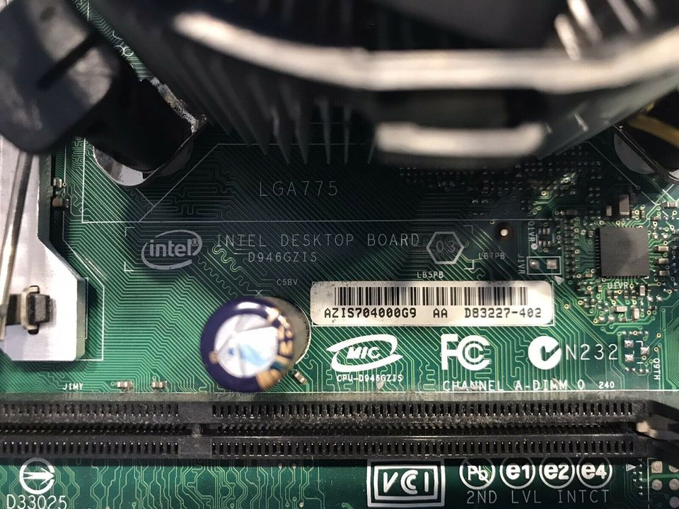 Intel PC-Mainboard D946GZIS inkl. Celeron Prozessor in Bielefeld