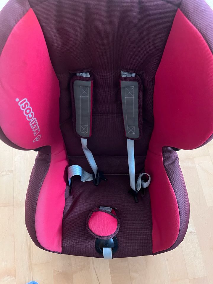 Maxi Cosi Kinder Autositz 9-18 Kg in Halberstadt