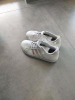 Adidas superstars Sneaker/ Schuhe in 31 Nordrhein-Westfalen - Waltrop Vorschau