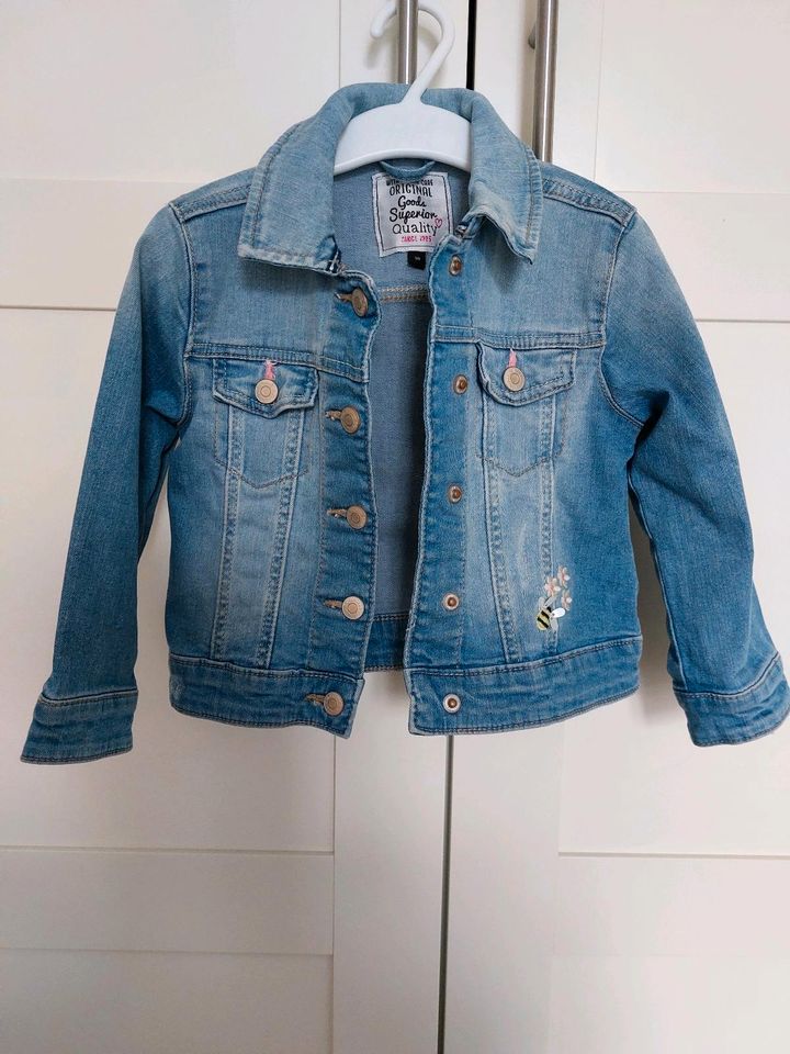 Jeansjacke Gr.98 neuwertig in Husum