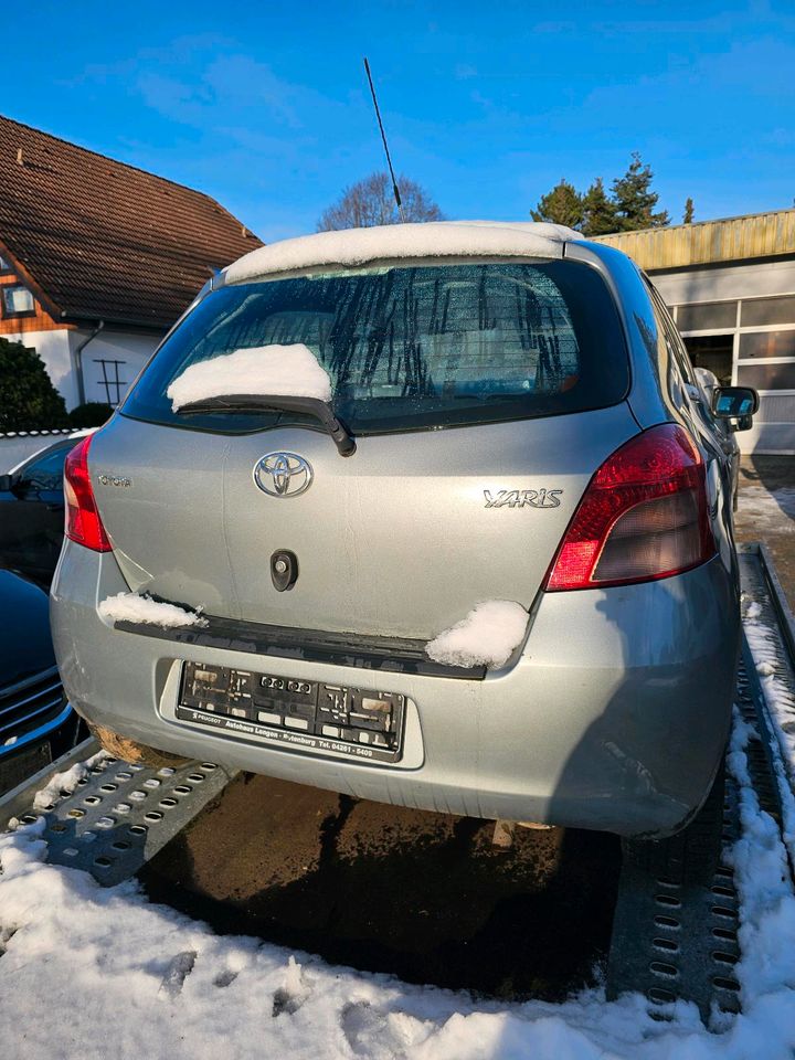 Toyota Yaris Schlachtfest Ersatzteile Ausschlachten in Westerwalsede