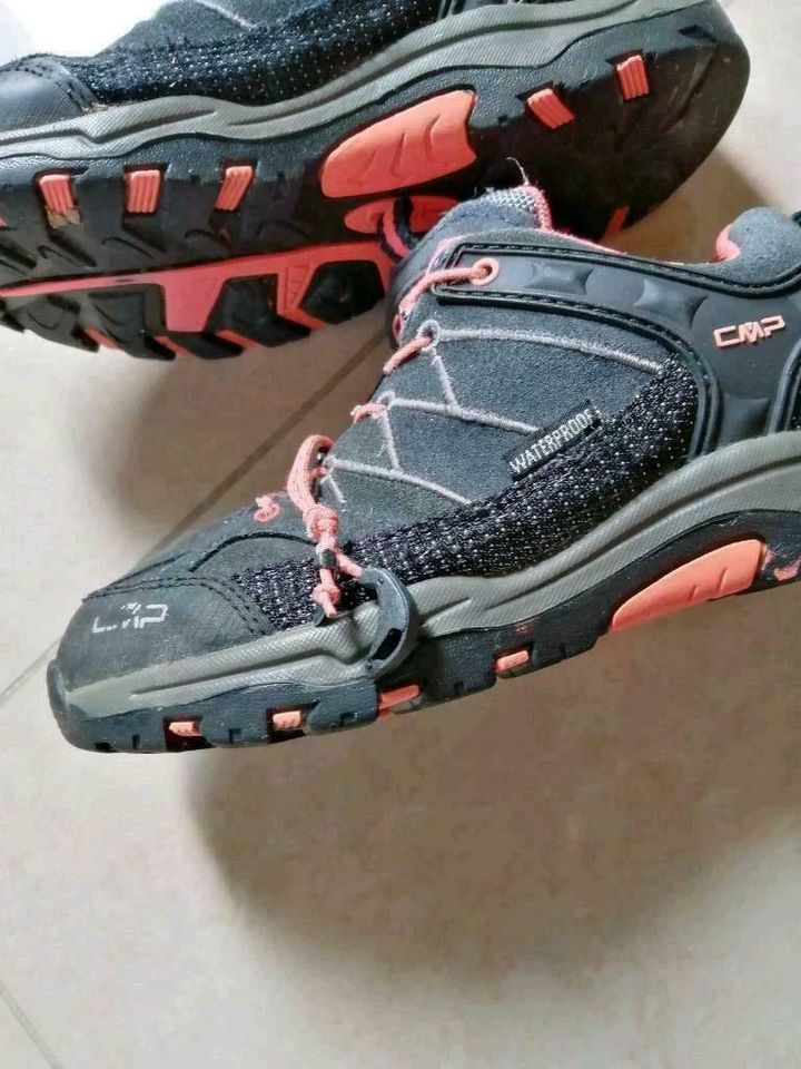 CMP Trekking Wanderschuhe Outdoor Tex Mädchen Größe 34 in Berghülen