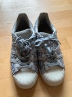 Adidas Superstars 39 1/3, grau Hessen - Gießen Vorschau