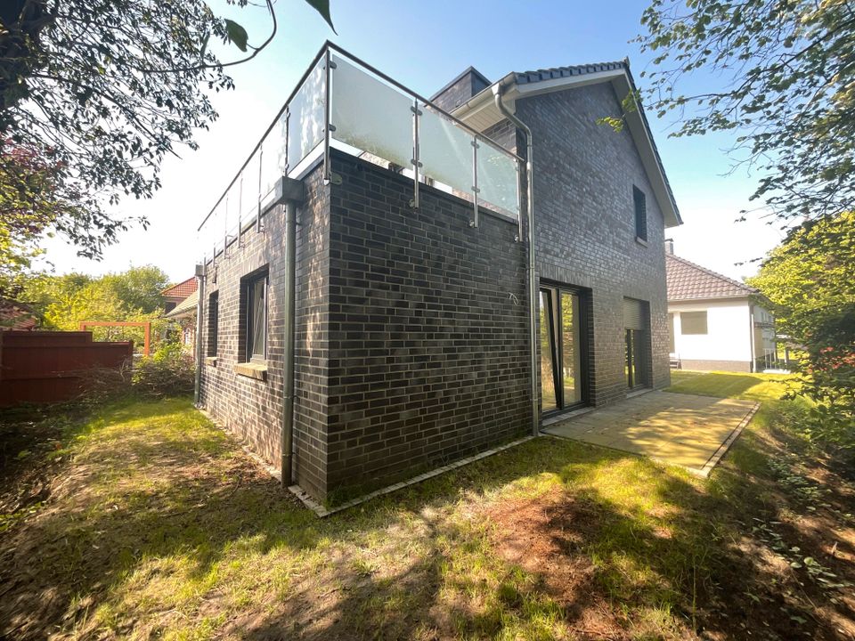 Feines Einfamilienhaus mit Balkon in ruhiger, zentrumsnaher Lage von Oldenburg! in Oldenburg