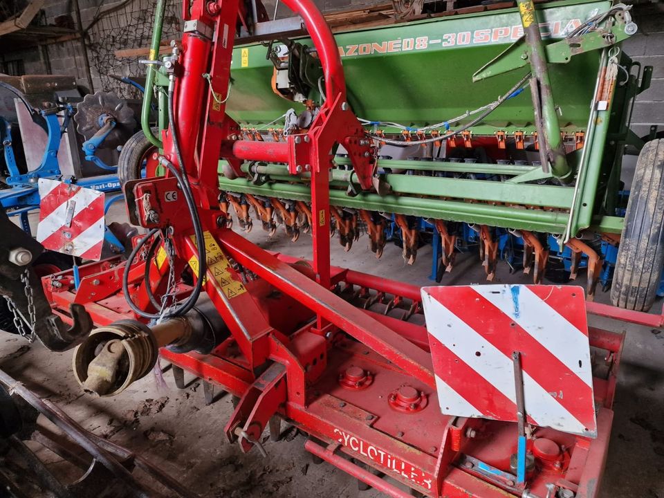 Amazone D8 30 Special Sämaschine   3meter in Aldersbach