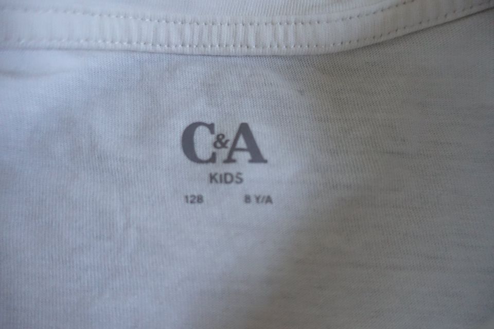 Tshirt C&A Gr. 128 in Panschwitz-Kuckau