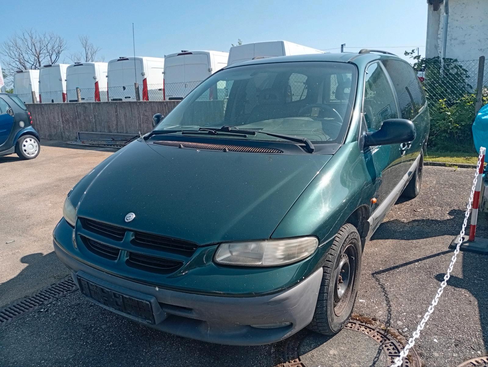 Abbildung des Autos Chrysler Voyager LE 3.3 …