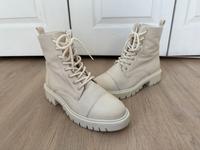 Boots, Stiefeletten weiß/ creme von Aldo Frankfurt am Main - Kalbach Vorschau