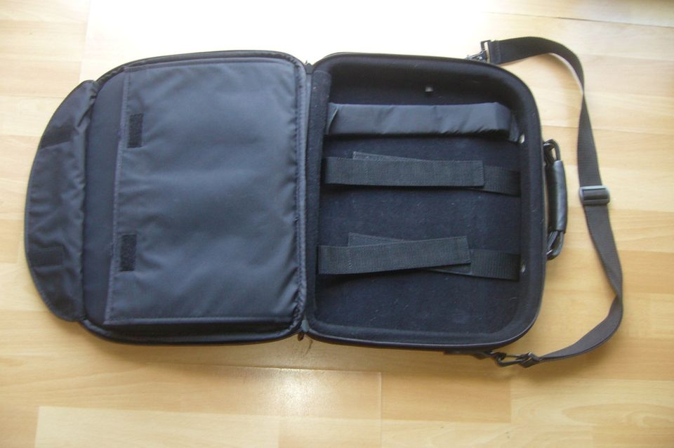 Laptop Tasche - schwarz - Neuwertig in Hage