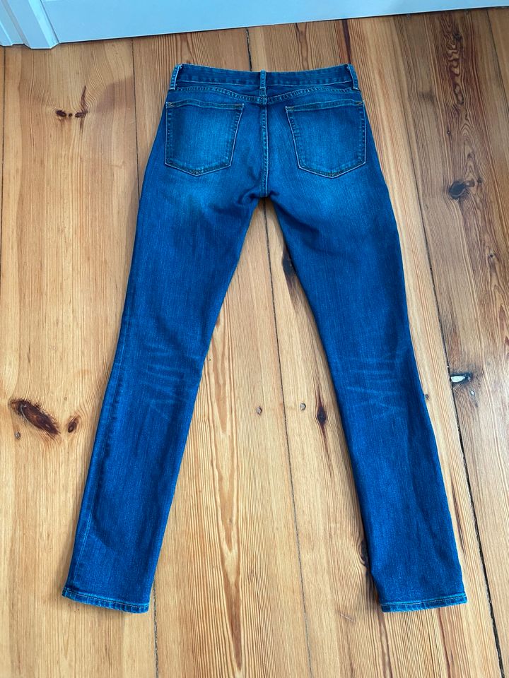 Jeans blau Gap skinny slim fit Gr. S  26r in Berlin
