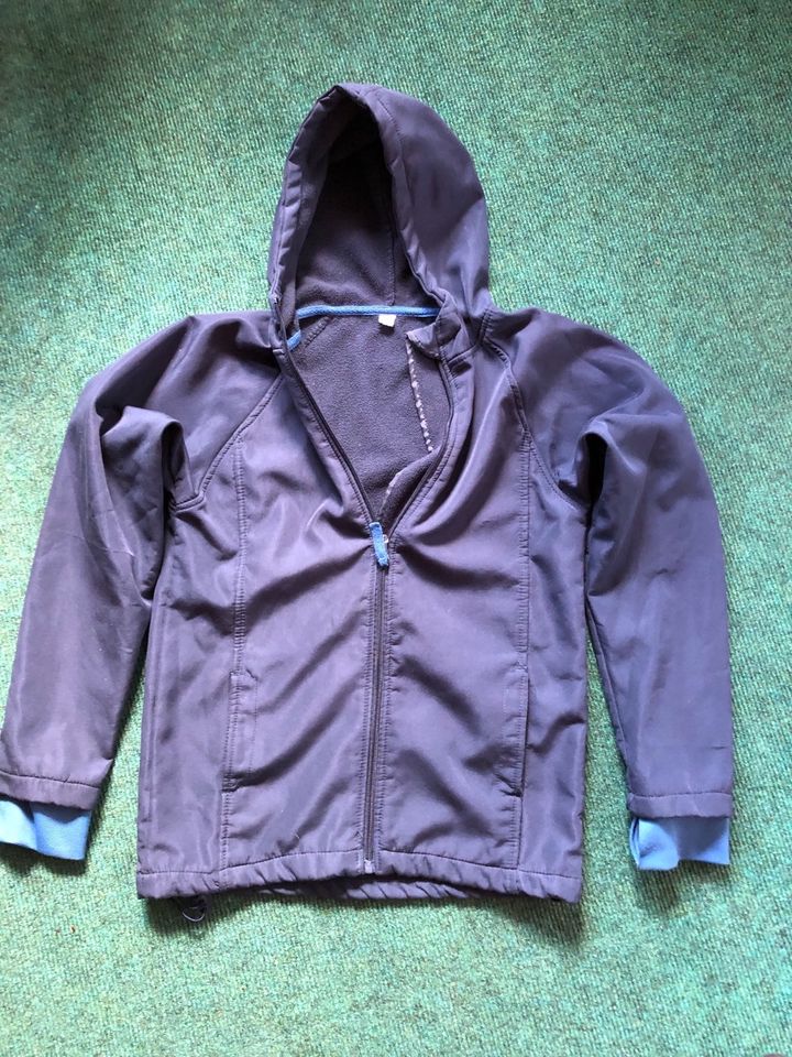 Softshell Jacke Gr 146 Dunkelblau in Arnsberg