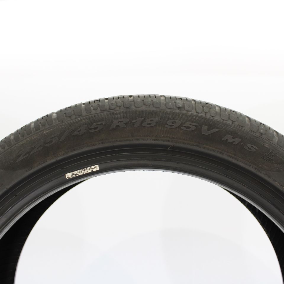 1x Winterreifen Pirelli Sottozero Winter 240 225/45 R18 95V 5,5mm in München