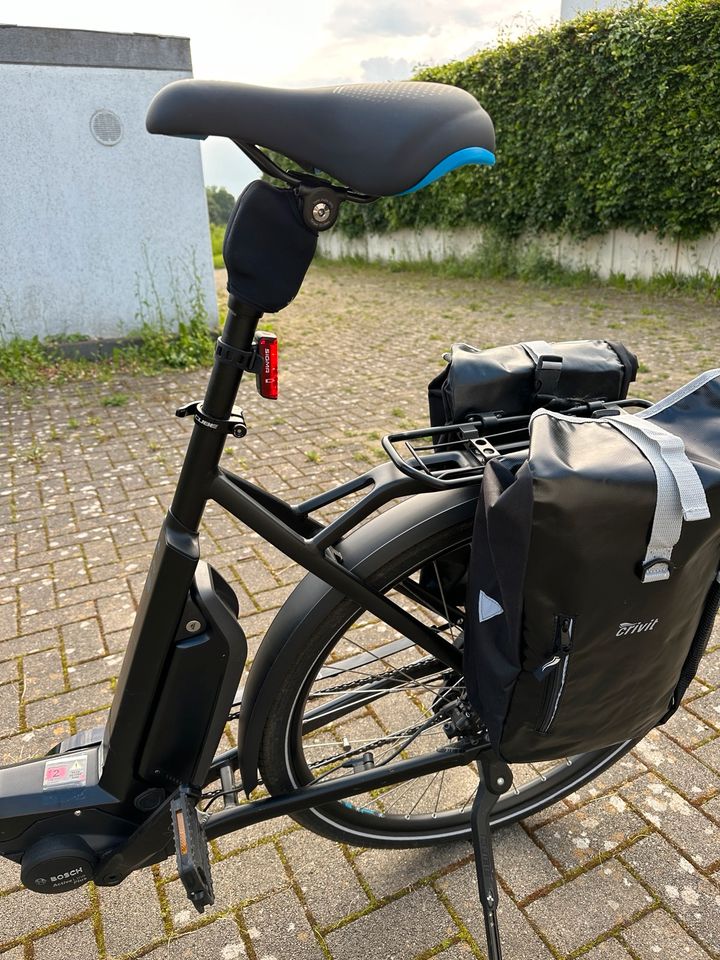E Bike Cube Trekkingrad XL 62er Rahmen in Würselen