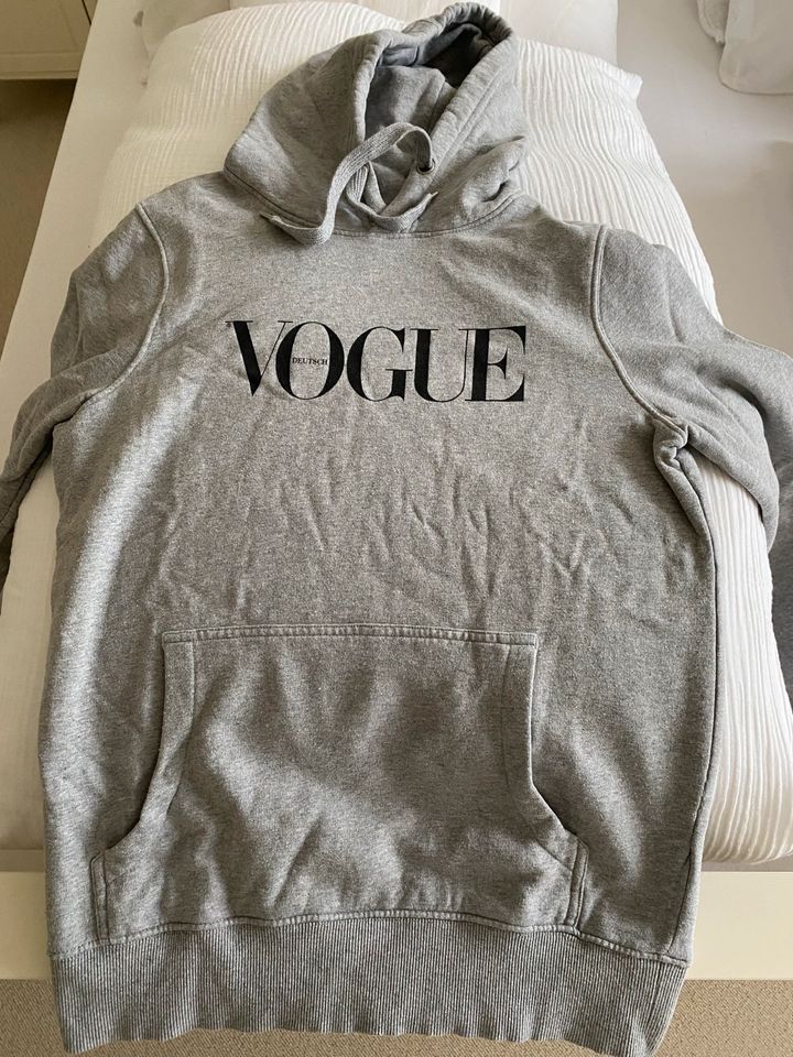 Vogue Pullover Hoodie S 26 grau in Essen