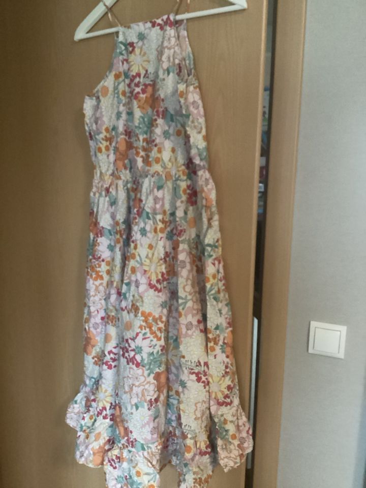 H&M Mädchen Sommerkleid in Sustrum