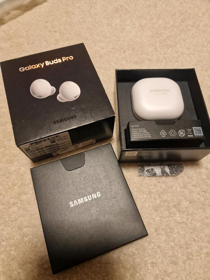 Galaxy Buds Pro Kopfhörer kabellos weiß + Case in Hamburg