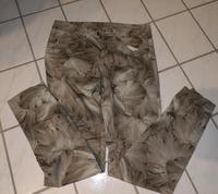 Benetton Hose dünn khaki grün Blumen 34 Baden-Württemberg - Konstanz Vorschau