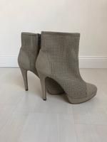 H&M High Heels Stiefeletten Sommer beige taupe 39 NEU Schleswig-Holstein - Kiel Vorschau