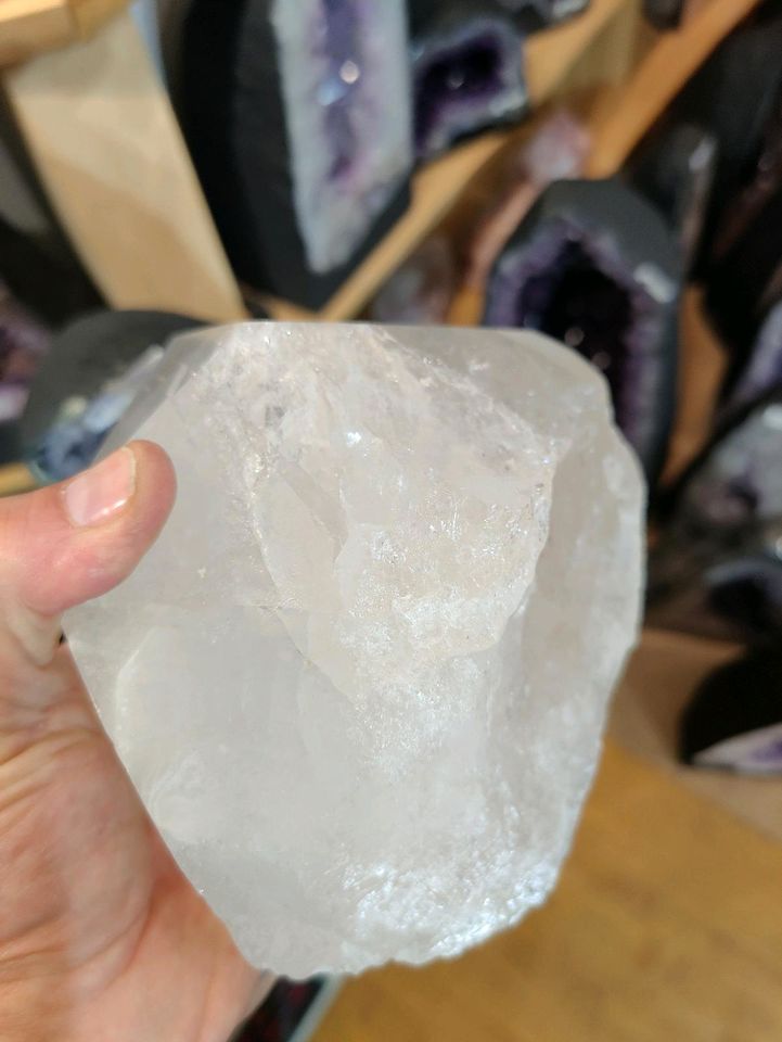 Großer Bergkristall 15cm breit, klare Spitze, Heilstein, Energie in Schnaittenbach