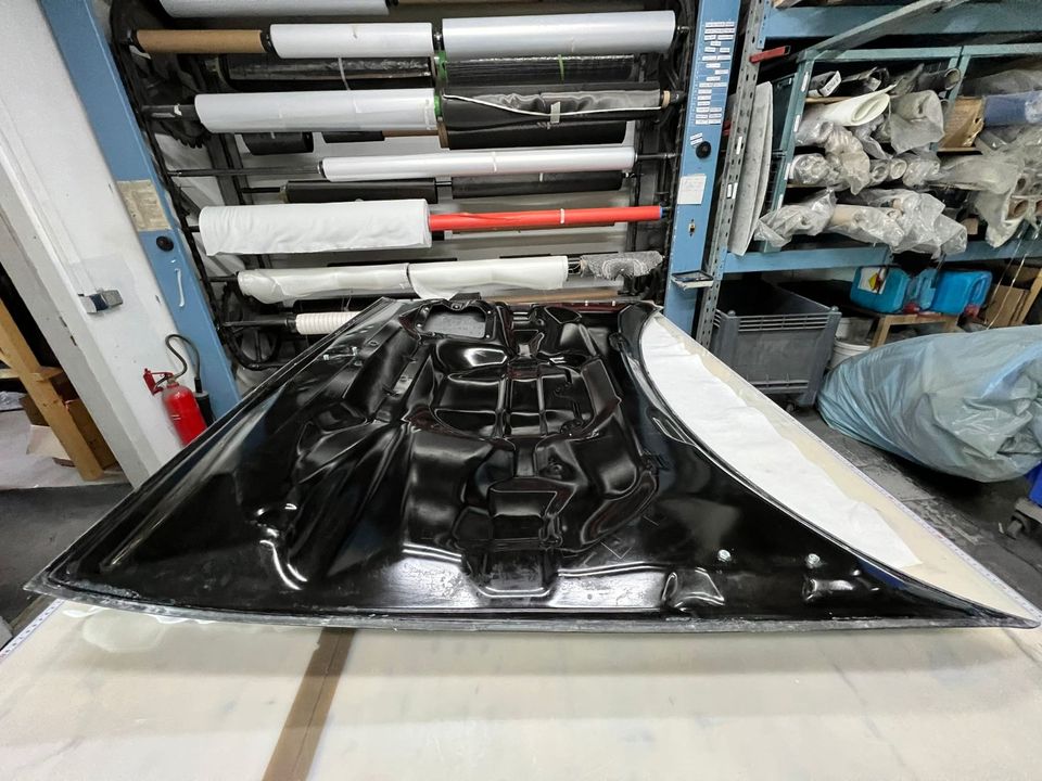 Carbon Sichtcarbon Motorhaube für Dodge Challenger Demon in Röhrmoos
