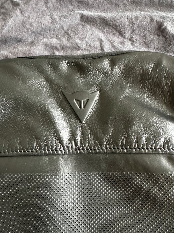 Dainese Smart Jacket Weste Leder, Gr. M, 2 Jahre Garantie in Stuttgart