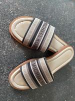 Michael Kors Slipper Sandalen Pantoletten Größe 37,5 München - Ludwigsvorstadt-Isarvorstadt Vorschau